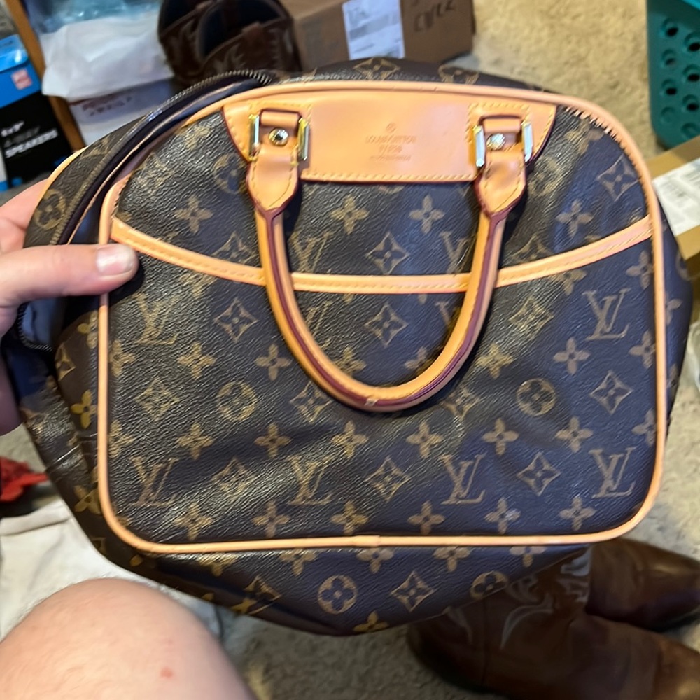 Louis Vuitton purse